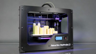 3D  MakerBot Replicator 2