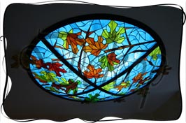 Изготовление художественных витражей, а также различных предметов интерьера из натурального цветного стекла в техниках: Tiffany, fusing, ультрафиолетовая склейка, гравировка.